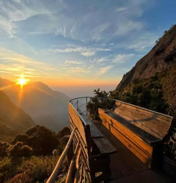 Resort Munnar Green Portico Cottage India